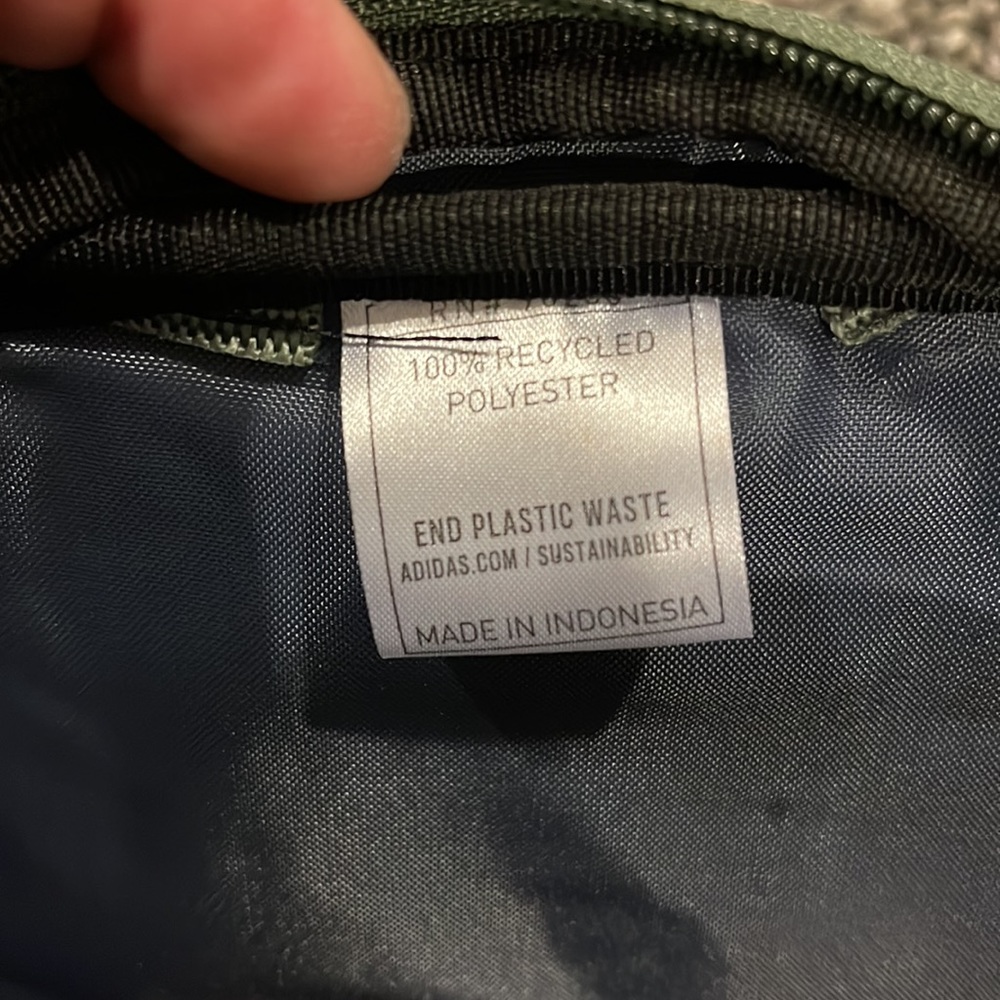 New Adidas Originals National Waist Pack / Crossbody in ( Army, Military Green ) - Picture 12 of 12